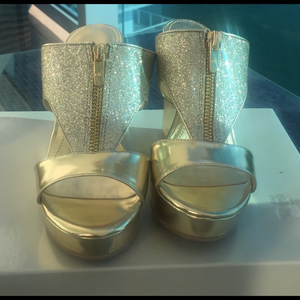 Gold glitter ✨ zipper wedges
