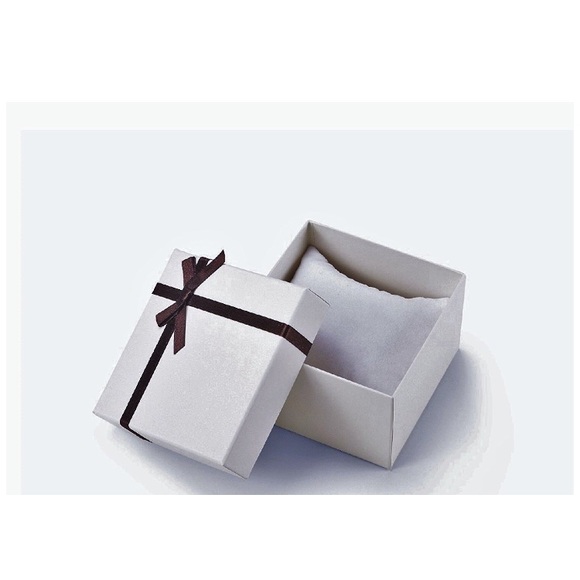 Silver Freshwater Cultured Pearl - Picture 3 of 5