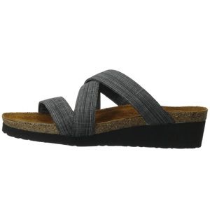 Naot "Naomi" Sandal