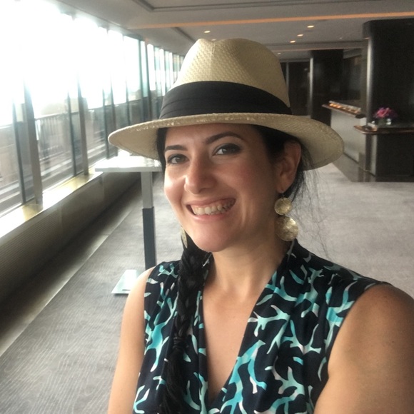 Meet your Posher, Donna - Picture 1 of 1