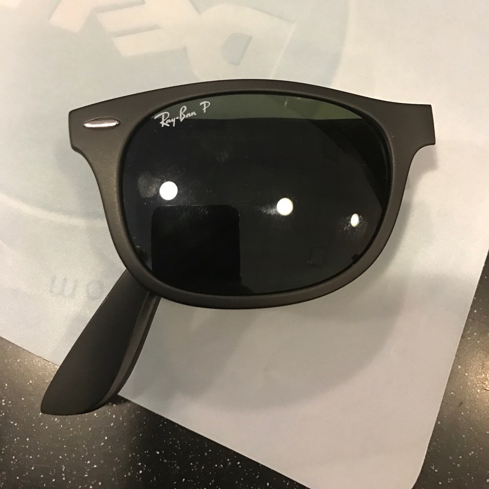 Ray-Ban Folding Wayfarers RB4223 great condition
