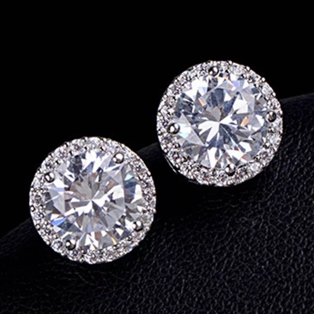 Only 1 pair left ❤️Sparkling Stud Earrings - Picture 4 of 8
