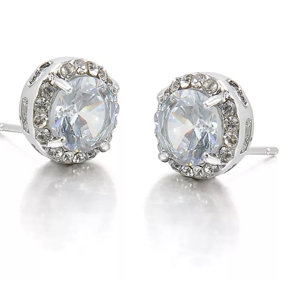 Only 1 pair left ❤️Sparkling Stud Earrings - Picture 6 of 8