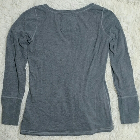 Abercromnie & Fitch long sleeve v-neck t shirt - Picture 3 of 6