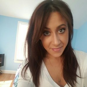 Meet your Posher, Adria