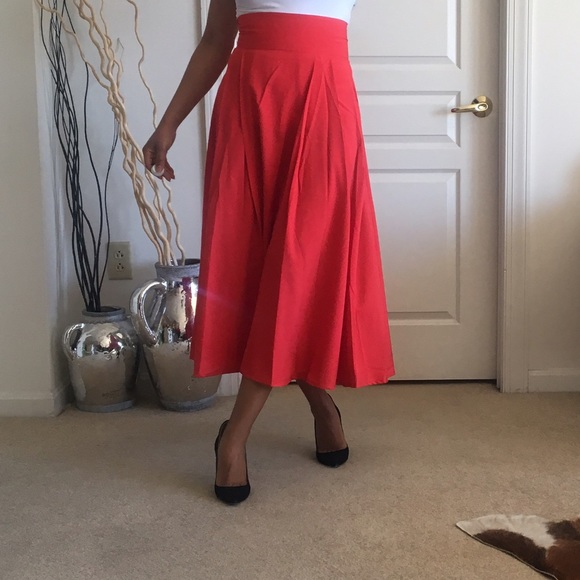 🎉HP🎉 Red fluted Skirt - Picture 3 of 7