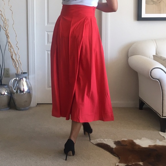 🎉HP🎉 Red fluted Skirt - Picture 4 of 7