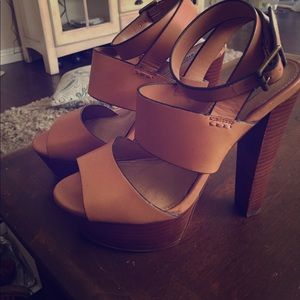 Steve Madden "Dezzzy" leather platform sandals
