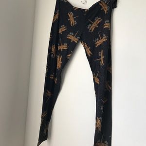 GORGEOUS dragonfly tall and curvey leggings