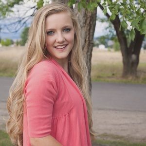 Meet your Posher, Lauren