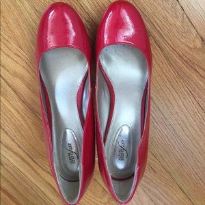 EUC red patent pumps. Alfani Step N Flex. Size 8M