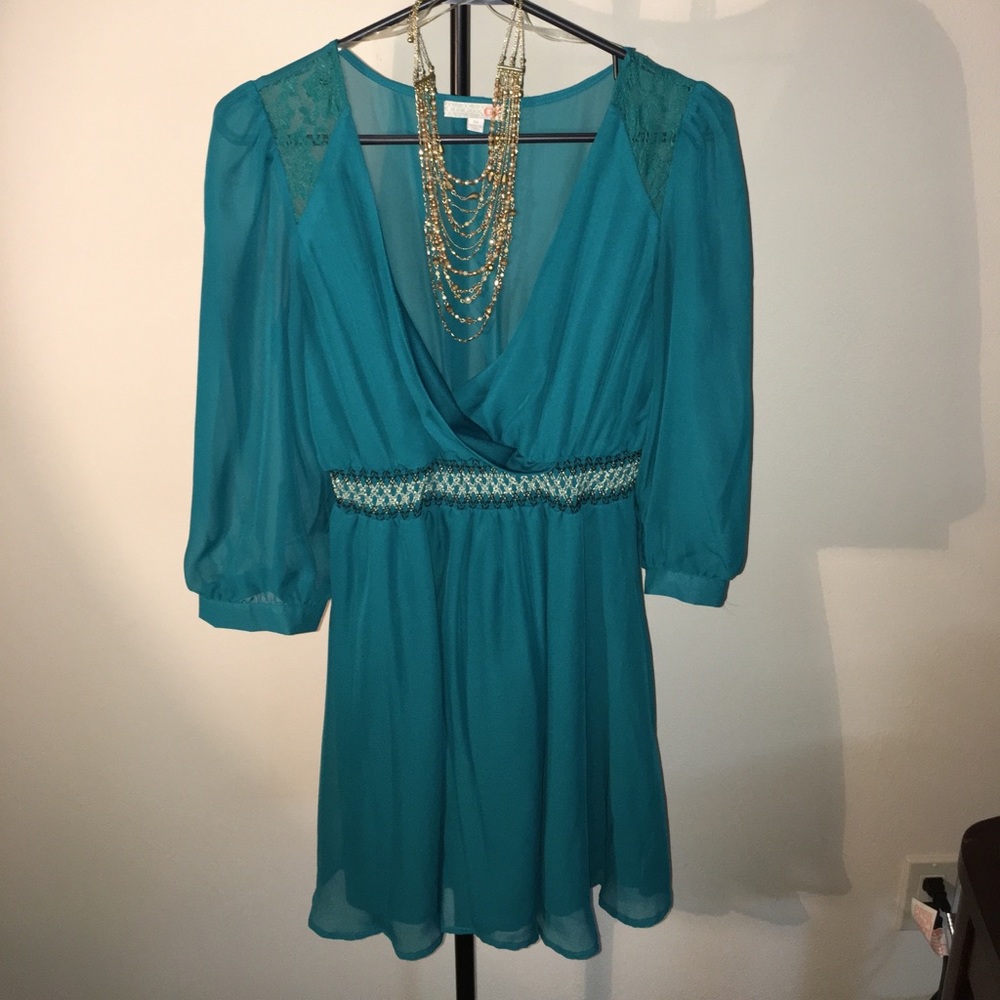 Dress - Picture 3 of 3