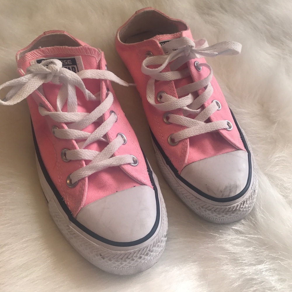 Light pink converse size woman's 6
