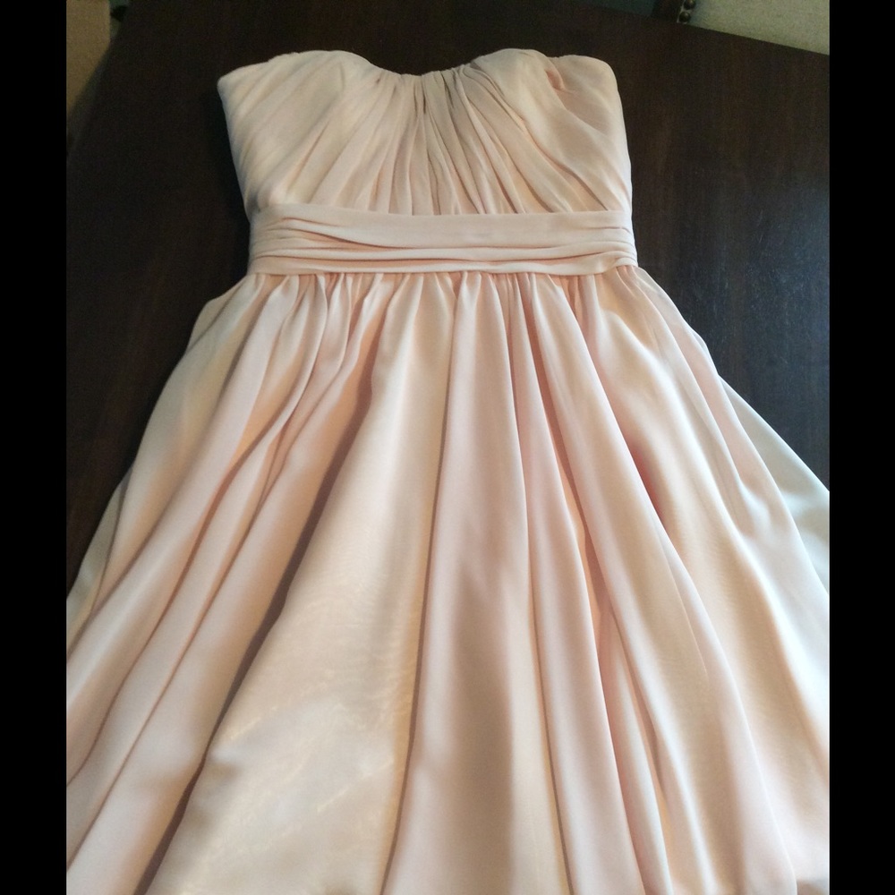 Light peach pleated formal dress 🍑