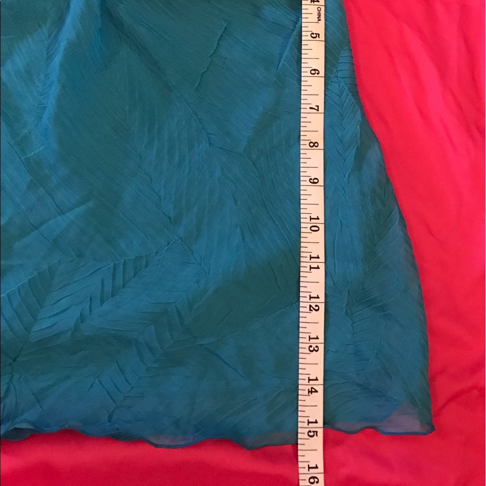 Halter Top - Picture 3 of 4