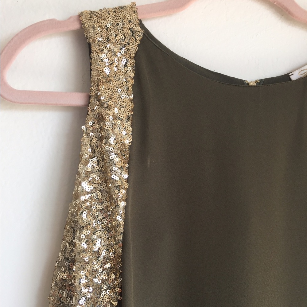 Top with beautiful golden spangles - Picture 2 of 4