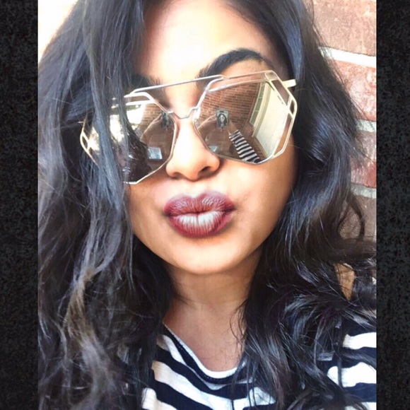 Silver Hexagon Aviator Mirrored Lens Sunnies - Picture 3 of 5