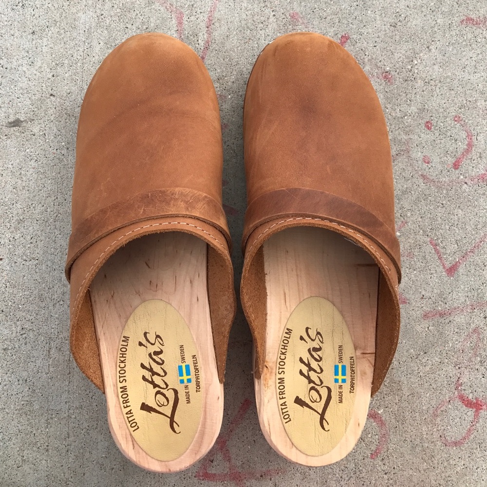 Lotta from stockholm brown wooden clogs