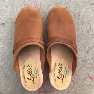 Lotta from stockholm brown wooden clogs