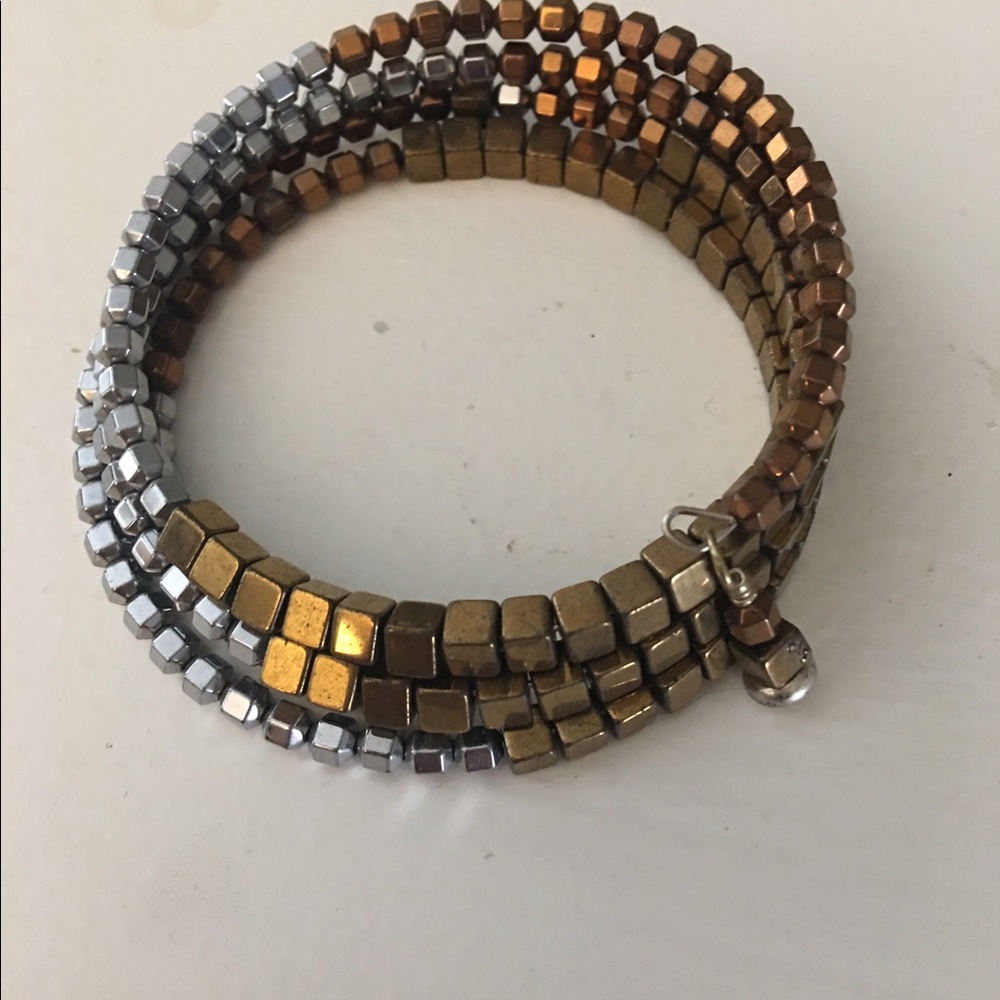 Twist Bangle bracelet