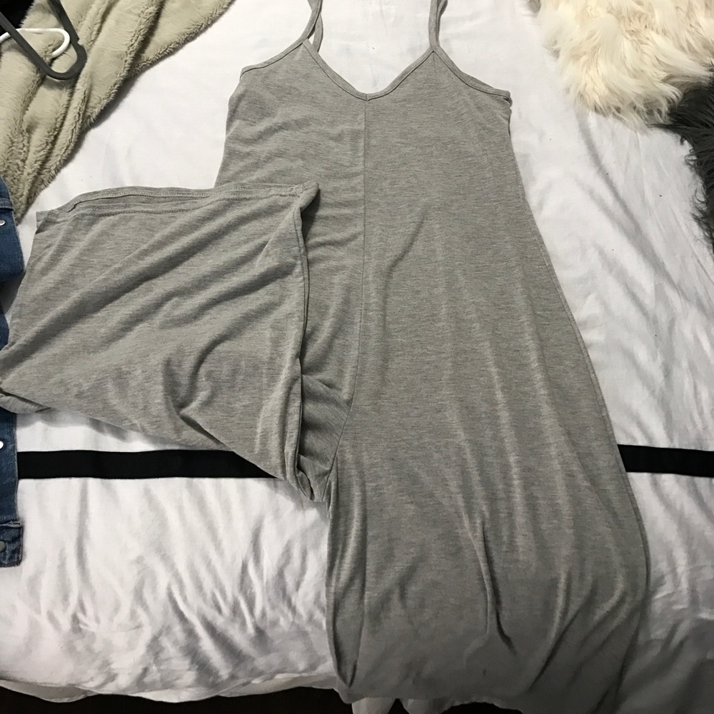 Wide leg, midi jumper.