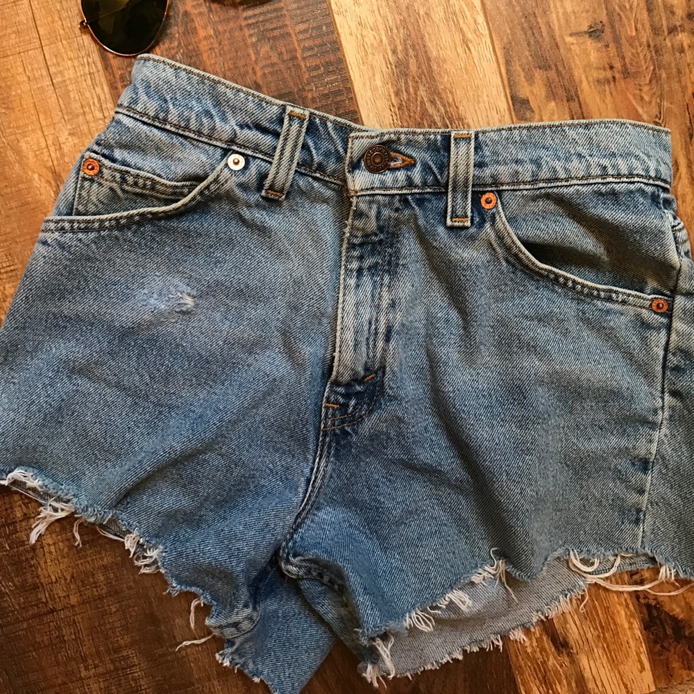 Vintage Levi's high waist Cut Off shorts sz 6 Pet