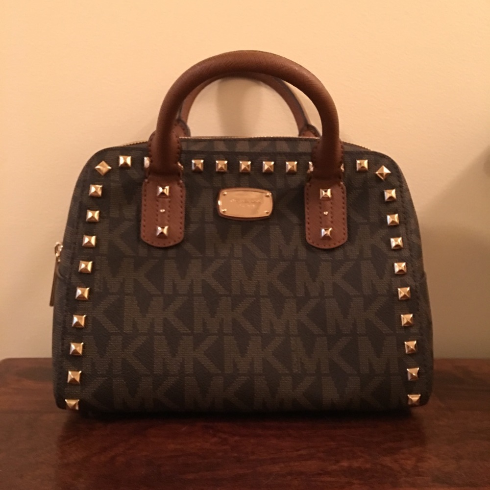 100% Authentic Michael Kors Medium Sized Handbag!