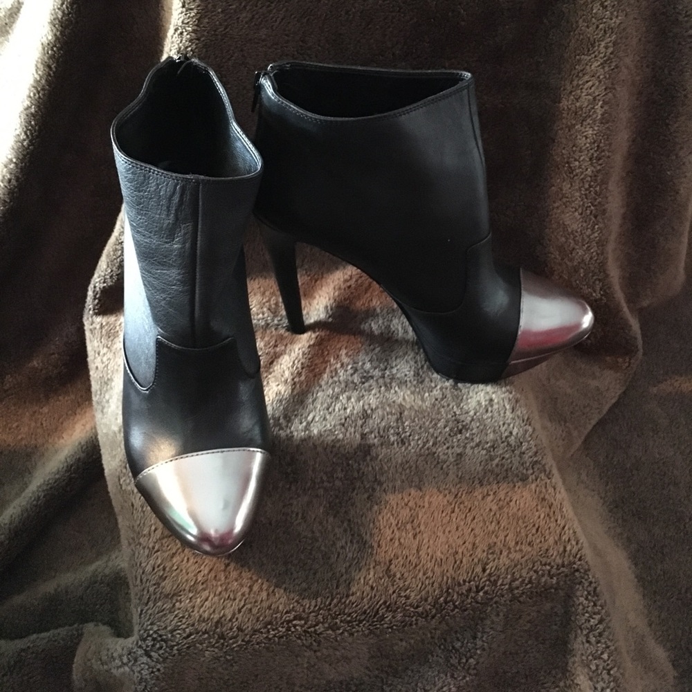 Black silver toed Jessica Simpson boots-NEVER WORN