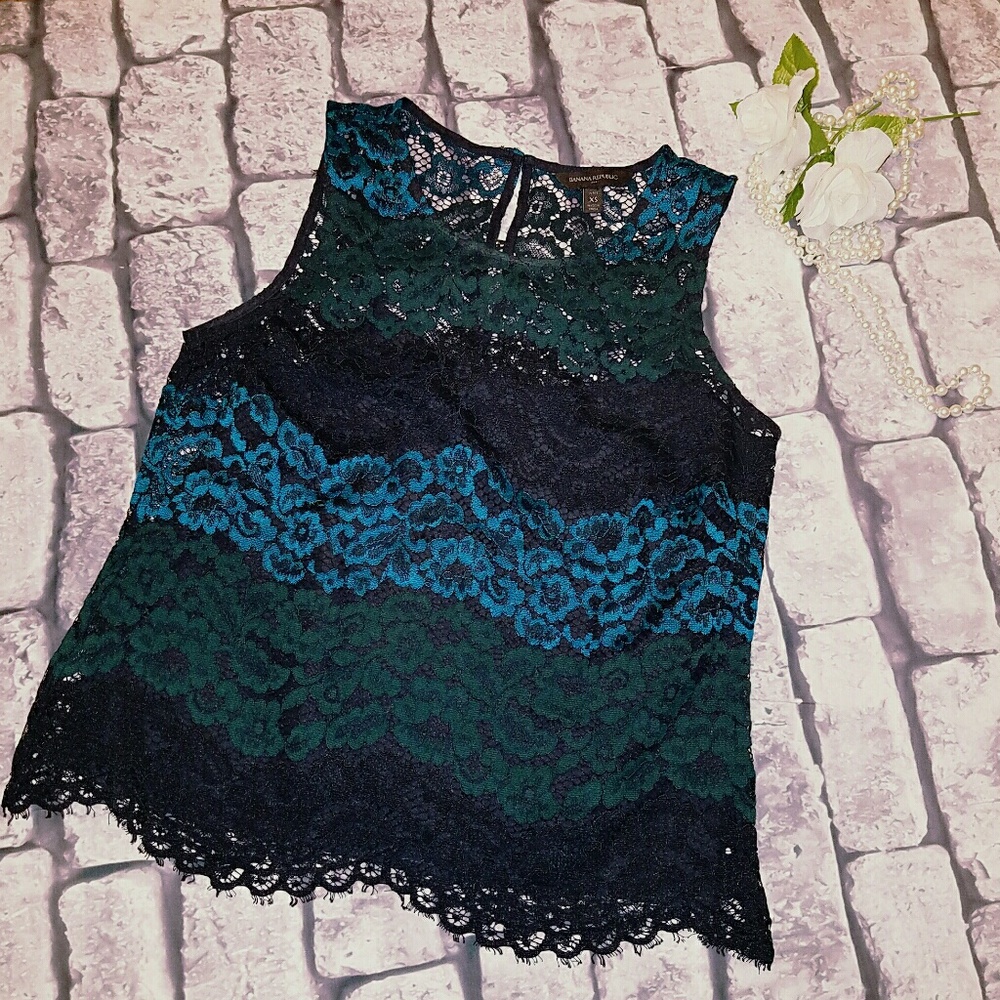 1 hr SALE!  Banana Republic Lace Top