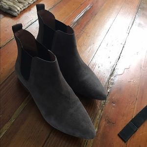 Madewell gray suede bootie. Size 6.5.