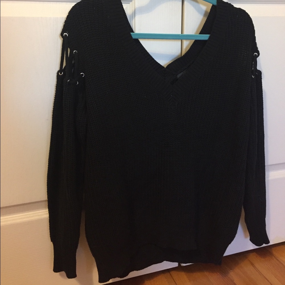 Criss cross shoulder sweater!!