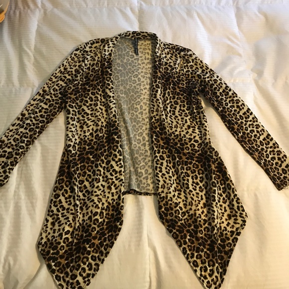 drama gold  Sweaters - Last Price drop ✨Cozy comfortable leopard sweater