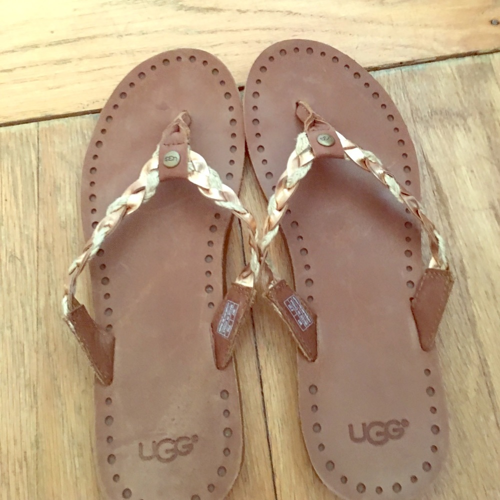 UGG flip flops size 7