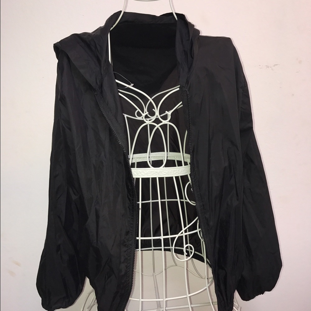 Brandy Melville Black zip up wind breaker❤