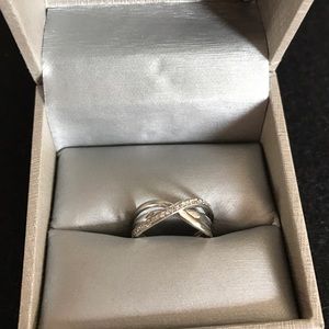 10K White Gold Diamond Band