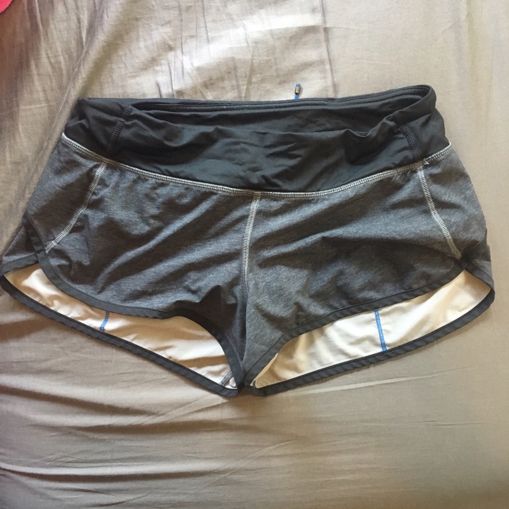 Lululemon gray speed shorts size 6