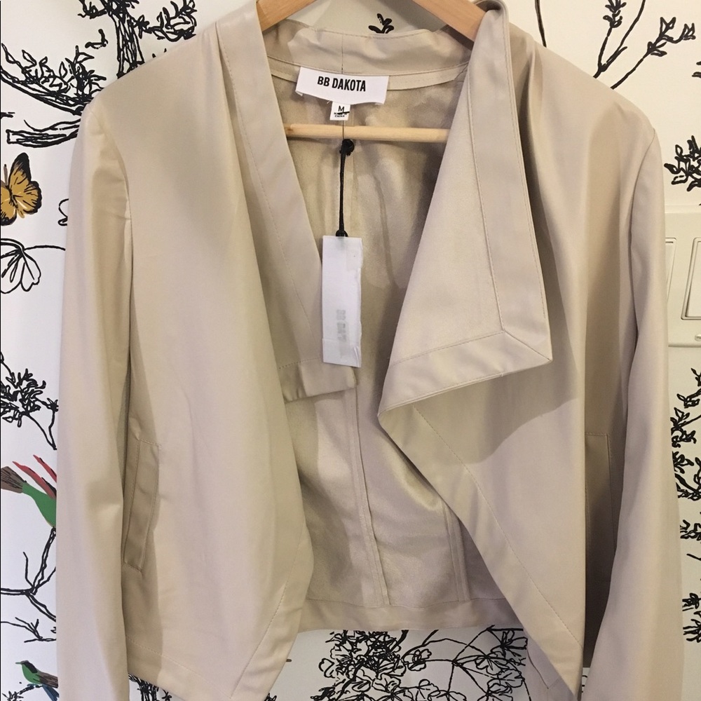 BB Dakota leather jacket with oversized lapels.