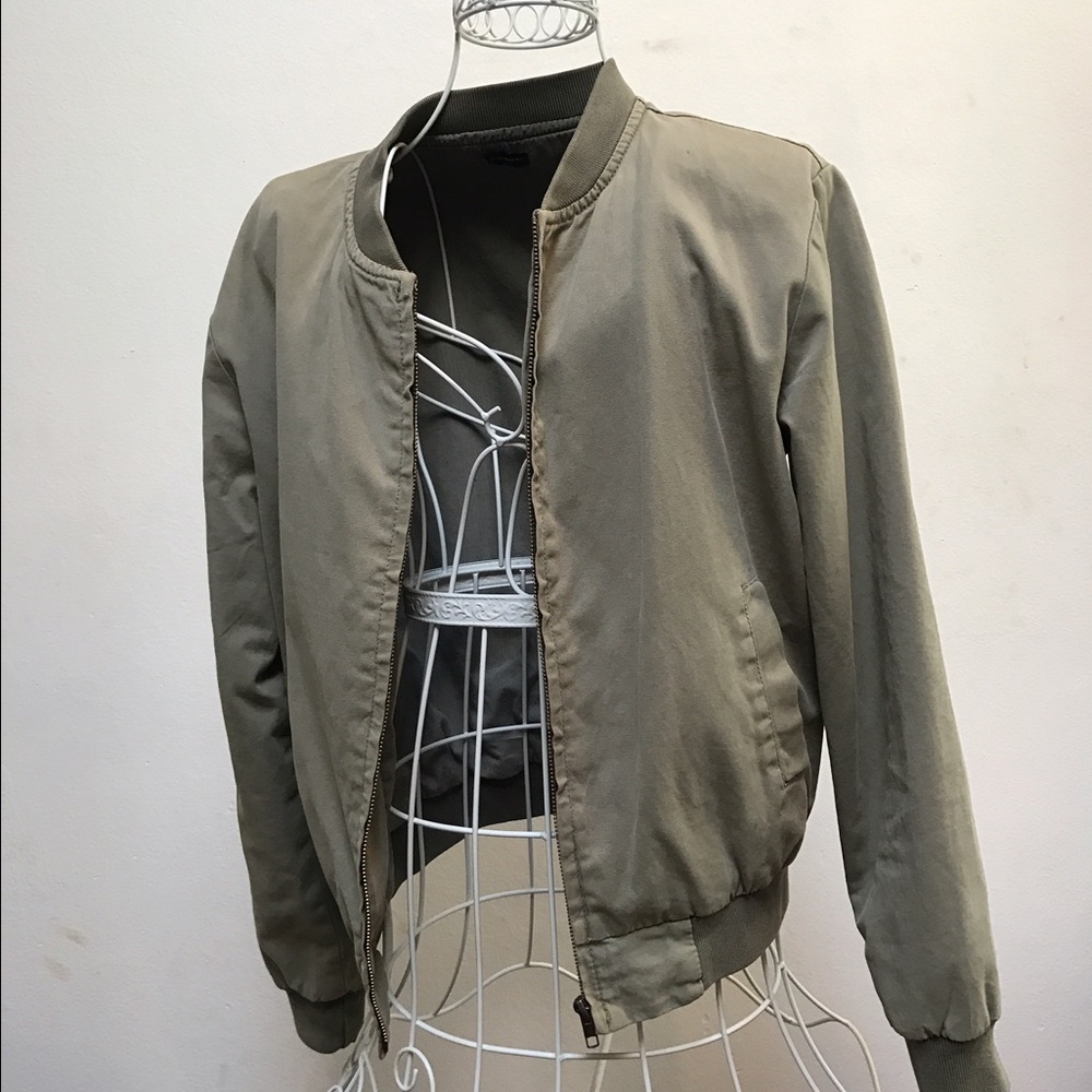 Brandy Melville Kasey bomber jacket❤