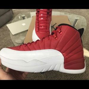 Air Jordan 12 "gym red"