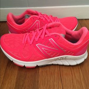 BRAND NEW New Balance Vazee Rush running sneakers!