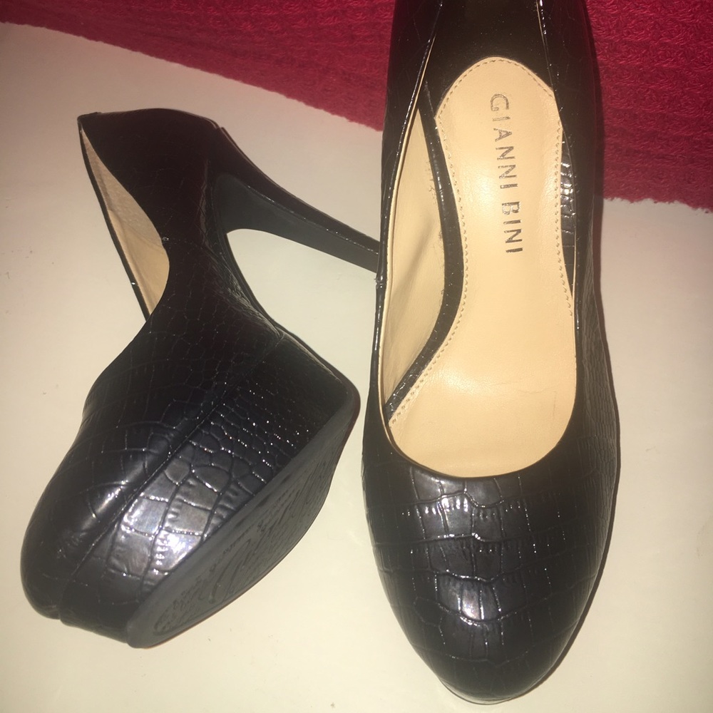 💕 Gianni Bini Black Patent Leather Heels 💕