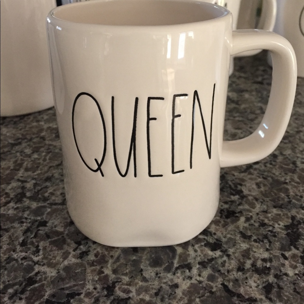 RAE DUNN Queen Mug