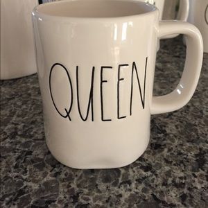 RAE DUNN Queen Mug