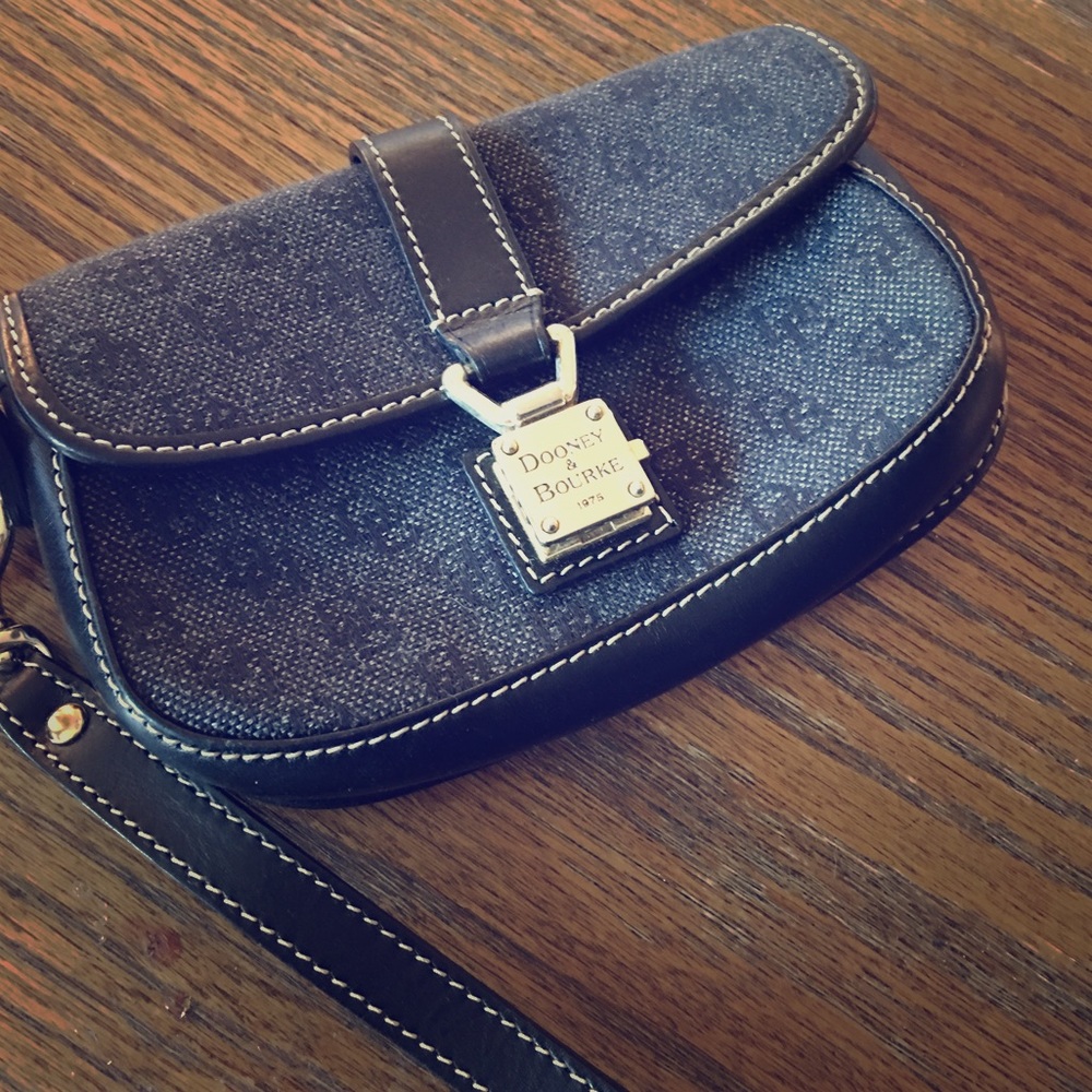 Dooney & Bourke wristlet. Gently used
