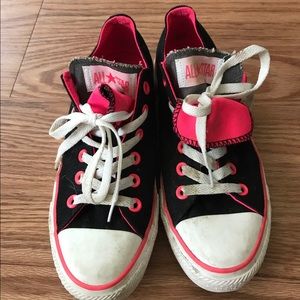 Black and pink converse