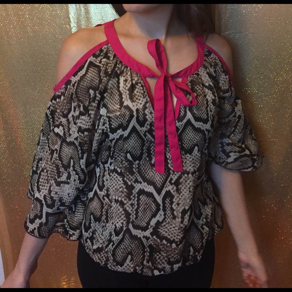 Cache Python Print Cold Shoulder Top - Picture 2 of 2