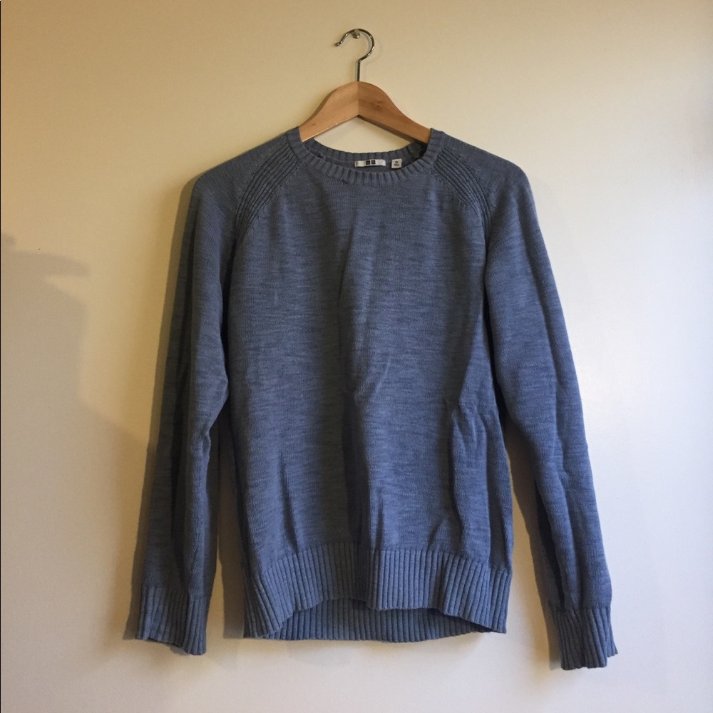 Cotton linen crew neck.