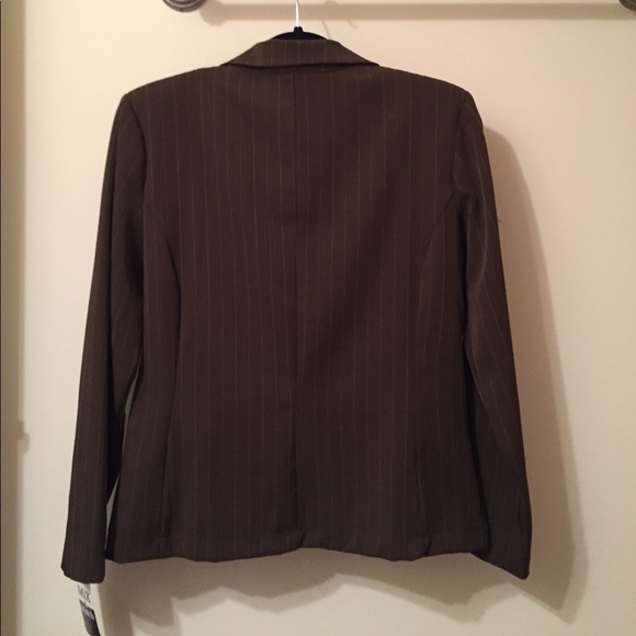 🆕NWT brown pinstripe blazer - Picture 3 of 8