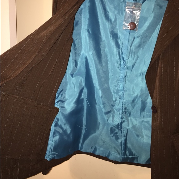 🆕NWT brown pinstripe blazer - Picture 7 of 8