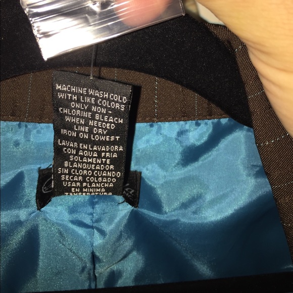 🆕NWT brown pinstripe blazer - Picture 8 of 8